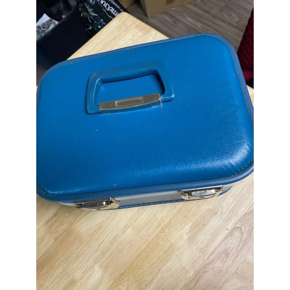 Vintage Blue Train Case Cosmetic Makeup Vanity Box Travel Luggage with Mirror